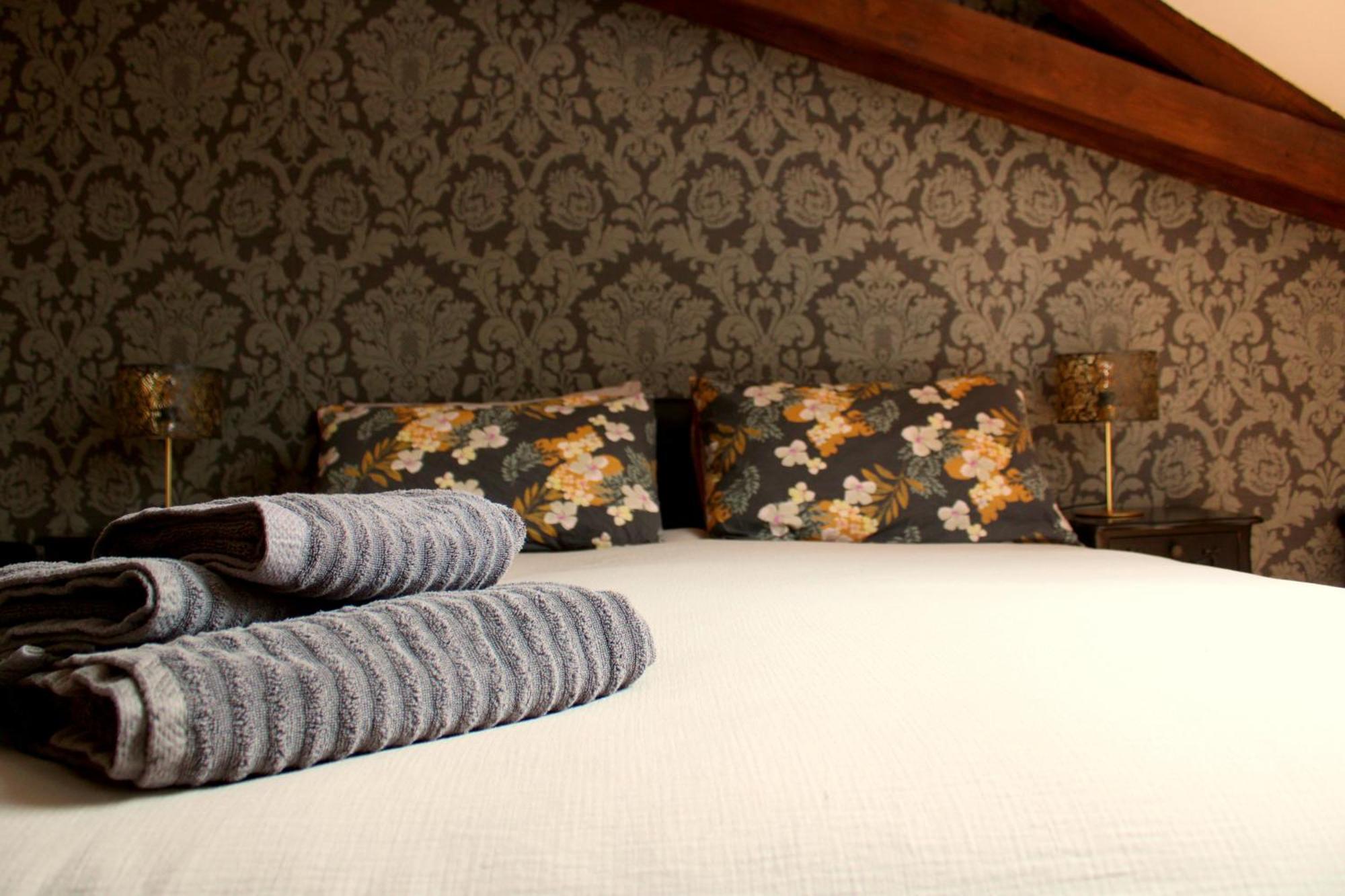 ดิ อัลปากา บีแอนด์บี Bed & Breakfast Chalais  ภายนอก รูปภาพ