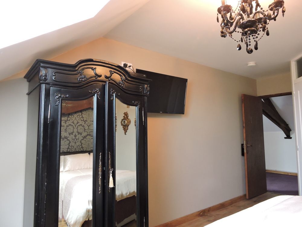 ดิ อัลปากา บีแอนด์บี Bed & Breakfast Chalais  ภายนอก รูปภาพ