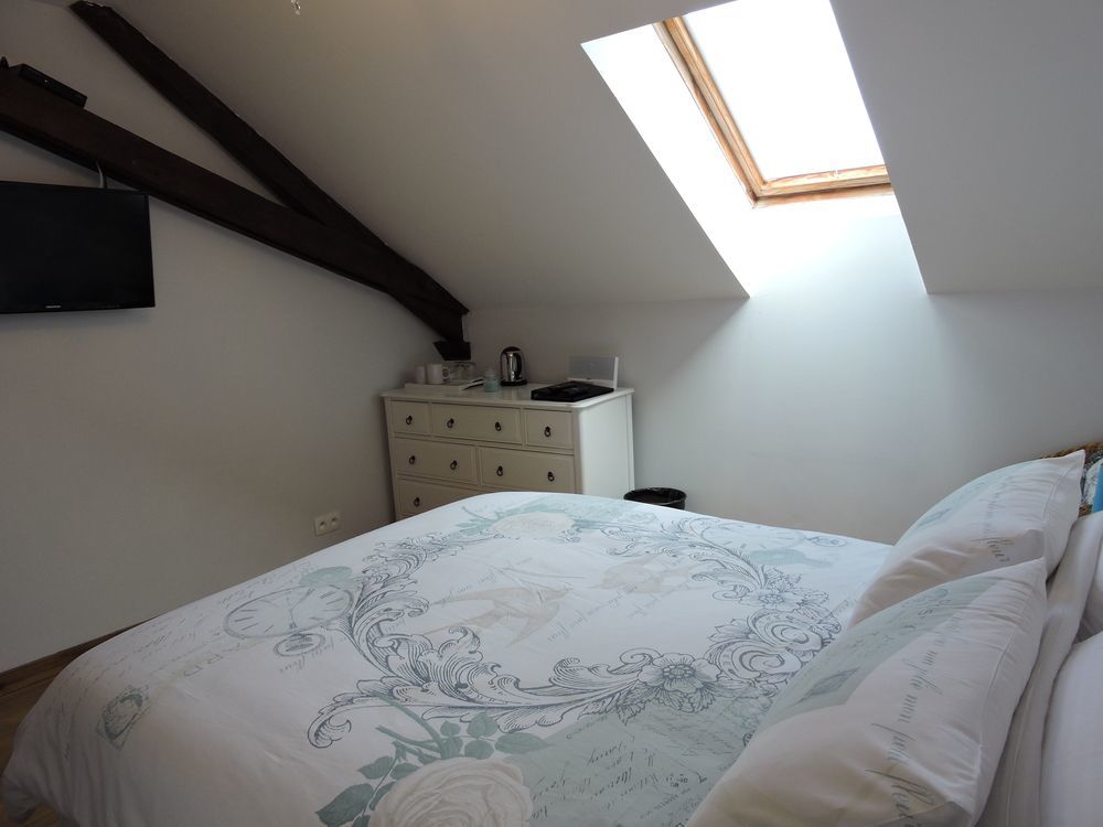 ดิ อัลปากา บีแอนด์บี Bed & Breakfast Chalais  ภายนอก รูปภาพ